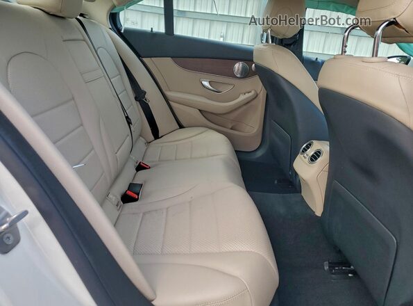 W1KWF8DB2MR625283 2021 MERCEDES-BENZ C White Widok tylnych siedzeń