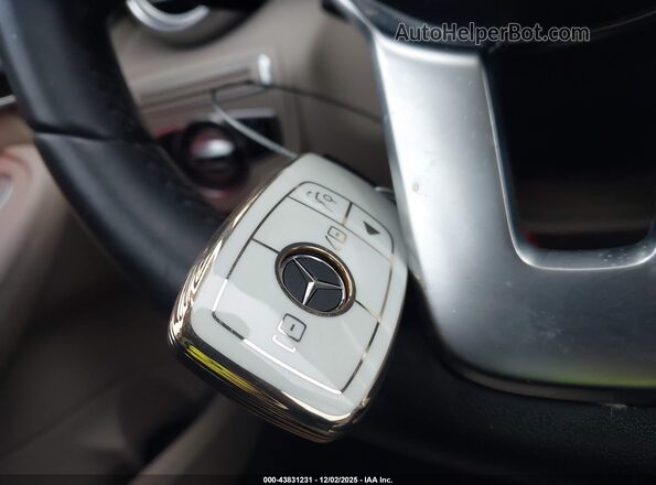 W1KWF8DB2MR646893 2021 MERCEDES-BENZ C-CLASS Black Widok deski rozdzielczej
