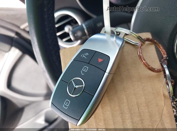 W1KWF8DB5LR598420 2020 MERCEDES-BENZ C-CLASS Black Widok deski rozdzielczej