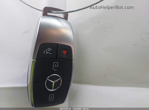 W1KWF8DB6MR605098 2021 MERCEDES-BENZ C-CLASS Dark Blue Вид панели приборов