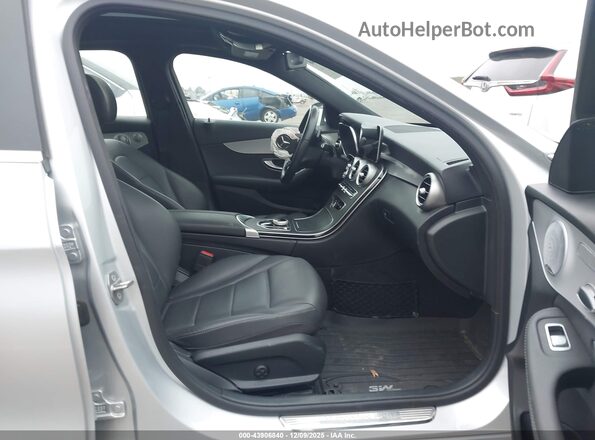 W1KWF8DB7LR595891 2020 MERCEDES-BENZ C-CLASS Gray Front interior view
