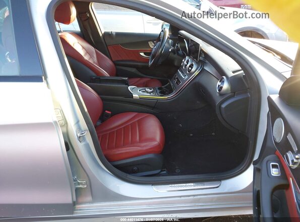 W1KWF8EB5MR644781 2021 MERCEDES-BENZ C-CLASS Серебряный Вид салона спереди