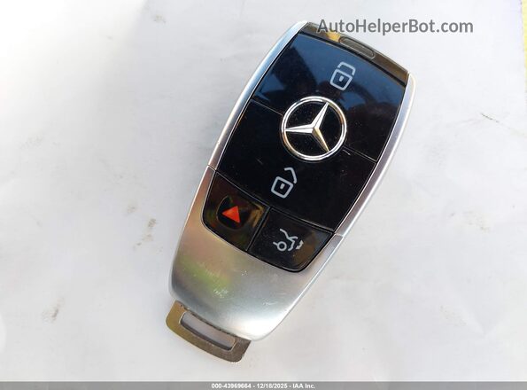 W1KZF8DB5PB099256 2023 MERCEDES-BENZ E-CLASS Черный Вид панели приборов