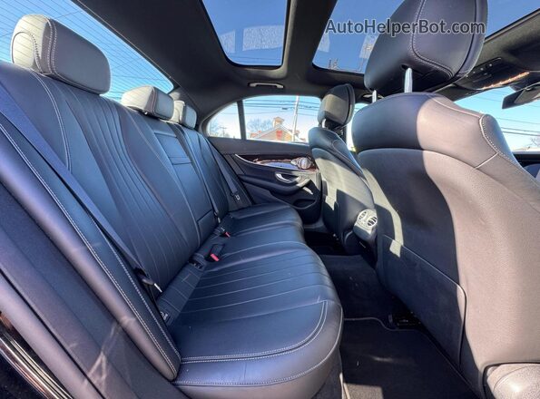 W1KZF8EB5NB056256 2022 MERCEDES-BENZ E Black Front interior view