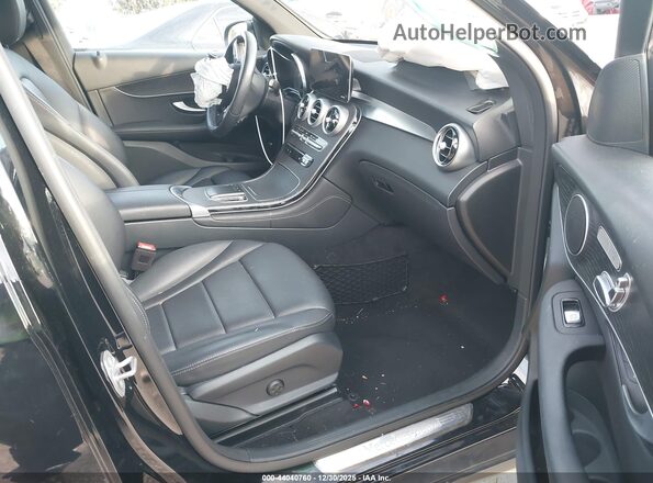 W1N0G8DB8LF858820 2020 MERCEDES-BENZ GLC 300 Черный Вид салона спереди