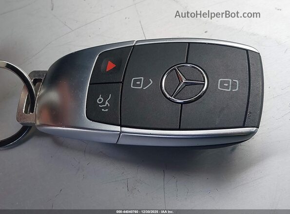 W1N0G8DB8LF858820 2020 MERCEDES-BENZ GLC 300 Черный Вид панели приборов