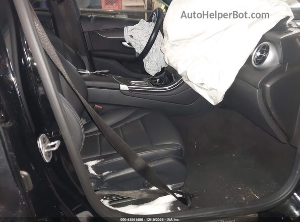 W1N0G8EB0NG059660 2022 MERCEDES-BENZ GLC 300 Black Front interior view