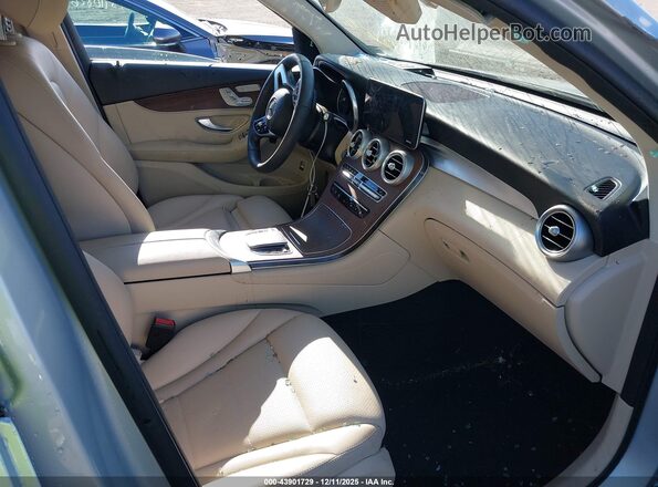 W1N0G8EB6LF845658 2020 MERCEDES-BENZ GLC 300 Silver Вид салону спереду