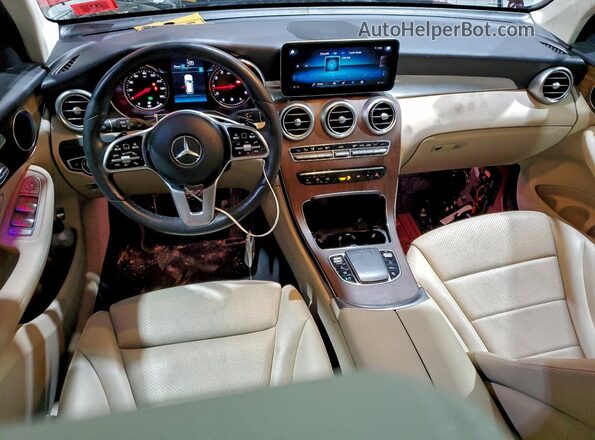 W1N0G8EB9MF873620 2021 MERCEDES-BENZ GLC-CLASS Red Առջևի վահանակի տեսք