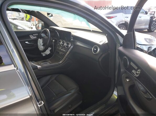 W1N0J8EB7LF862731 2020 MERCEDES-BENZ GLC 300 COUPE Gray Вид салону спереду