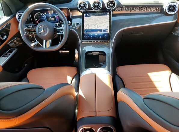 W1NKM4HB8PF021480 2023 MERCEDES-BENZ GLC-CLASS Серебряный Вид панели приборов