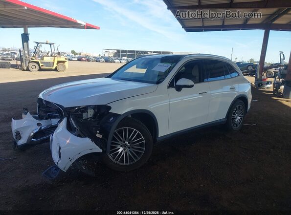 W1NKM4HB8RF200301 2024 MERCEDES-BENZ GLC 300 White წინა მარცხენა ხედი სამი მეოთხედიდან