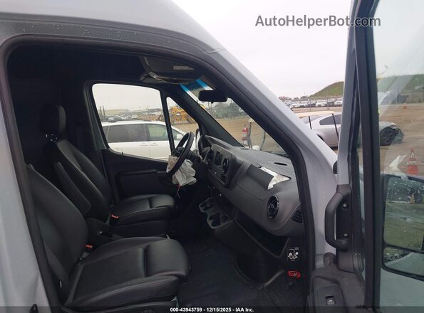 W1Y4EBVY5NT100545 2022 MERCEDES-BENZ SPRINTER Gray Front interior view