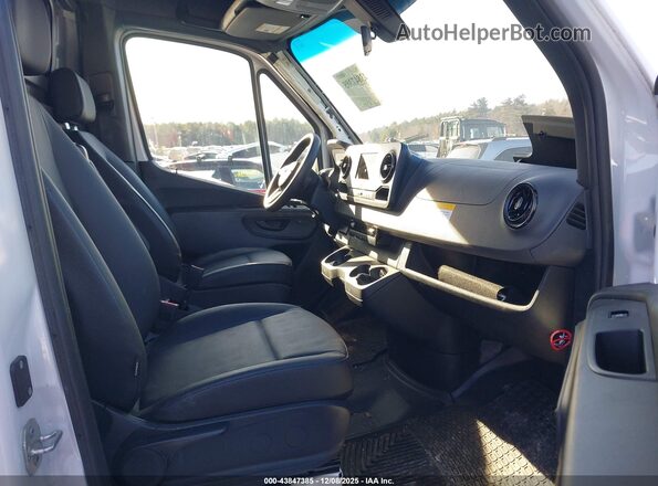 W1Y4KBHY2RT164987 2024 MERCEDES-BENZ SPRINTER Белый Вид салона спереди