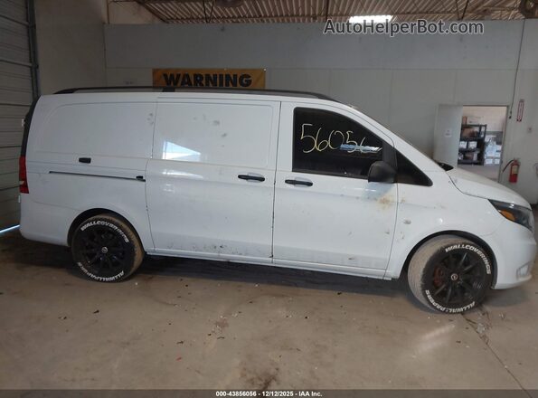 W1YV0BEY7N4114430 2022 MERCEDES-BENZ METRIS White Rear interior view