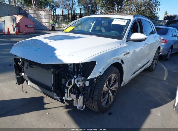 WA14AAGEXRB043049 2024 AUDI Q8 E-TRON White Przód lewy