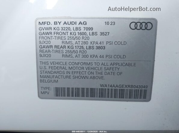 WA14AAGEXRB043049 2024 AUDI Q8 E-TRON White Widok komory silnika