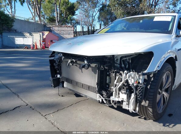 WA14AAGEXRB043049 2024 AUDI Q8 E-TRON White Widok z przodu