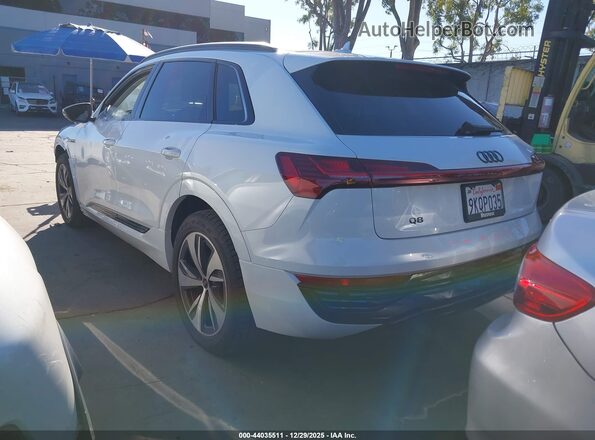 WA14AAGEXRB043049 2024 AUDI Q8 E-TRON White Tył lewy