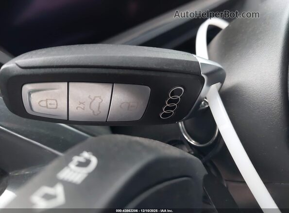 WA14UBFZ7SP032682 2025 AUDI Q4 Black 