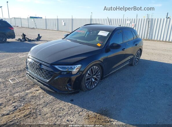 WA15AAGE6RB024583 2024 AUDI Q8 E-TRON Black Առջևի ձախ երեք քառորդ տեսարան