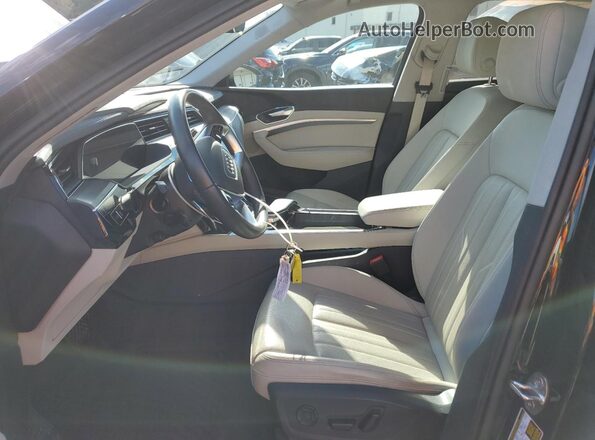 WA15AAGE8RB008725 2024 AUDI Q8 Черный 