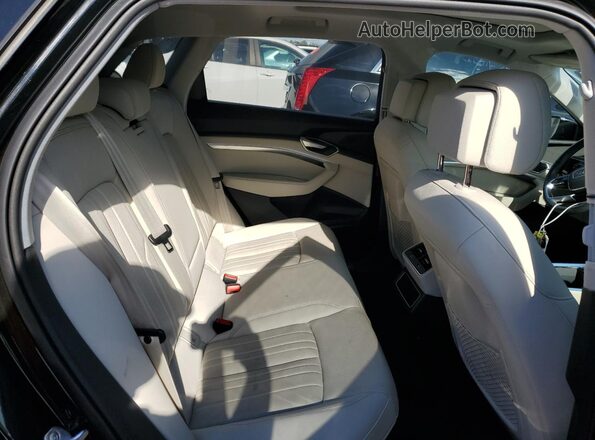 WA15AAGE8RB008725 2024 AUDI Q8 Черный 