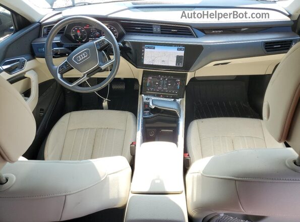 WA15ABGE7RB031094 2024 AUDI Q8 Gray Widok deski rozdzielczej