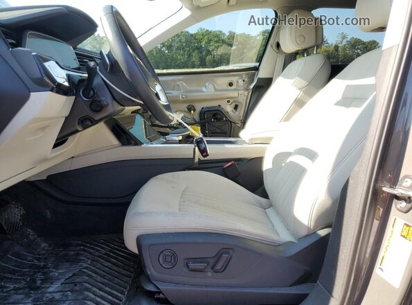 WA15ABGE7RB031094 2024 AUDI Q8 Gray Widok wnętrza z przodu