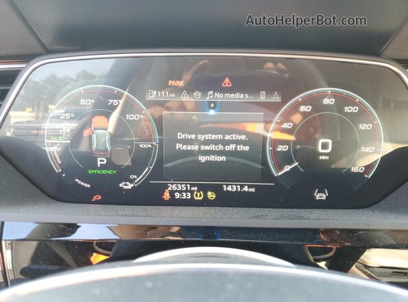 WA15ABGE7RB031094 2024 AUDI Q8 Gray Widok zestawu wskaźników