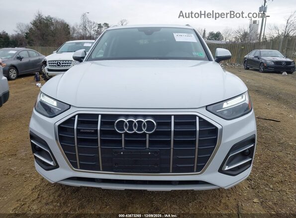 WA1AAAFY2M2082189 2021 AUDI Q5 White Вид задньої частини салону