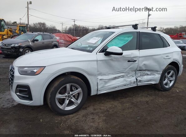 WA1AAAFY7M2026071 2021 AUDI Q5 White Вид спереду