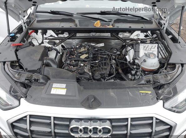 WA1AAAFY7M2026071 2021 AUDI Q5 White Вид ззаду