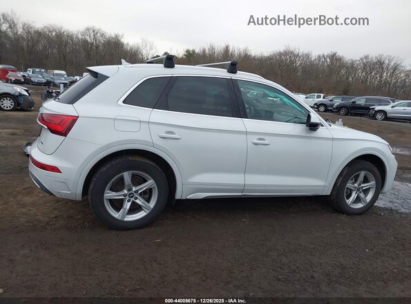WA1AAAFY7M2026071 2021 AUDI Q5 White Вид задньої частини салону