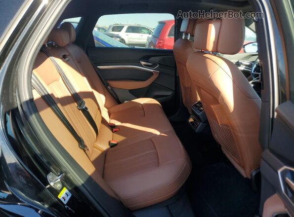 WA1AAAGE0NB027648 2022 AUDI E-TRON Black Vista de los asientos traseros