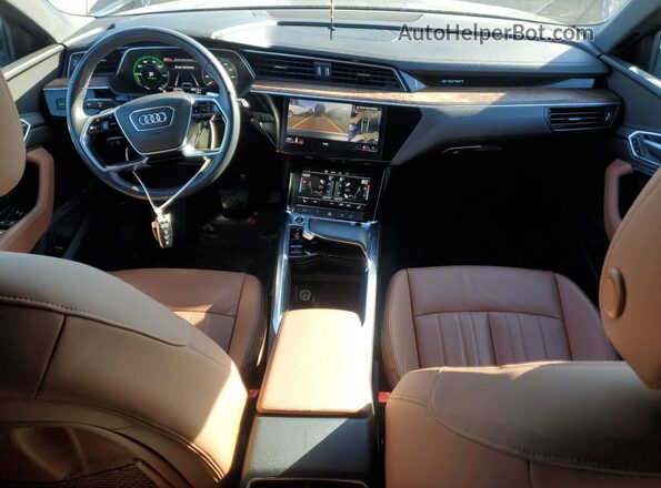WA1AAAGE0NB027648 2022 AUDI E-TRON Black Vista del salpicadero
