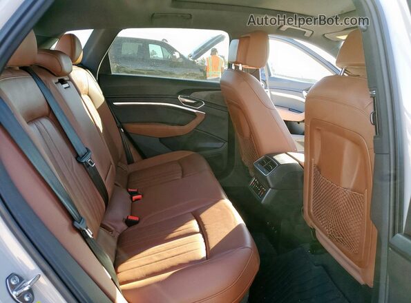 WA1AAAGE2NB005795 2022 AUDI E-TRON Gray Rear interior view