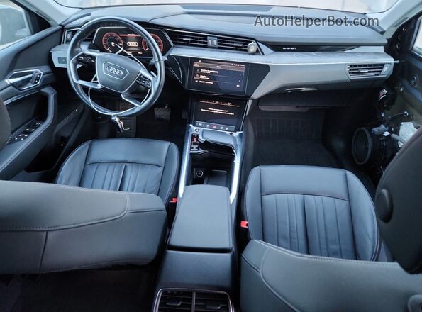 WA1AAAGE3MB013466 2021 AUDI E-TRON Gray Առջևի վահանակի տեսք