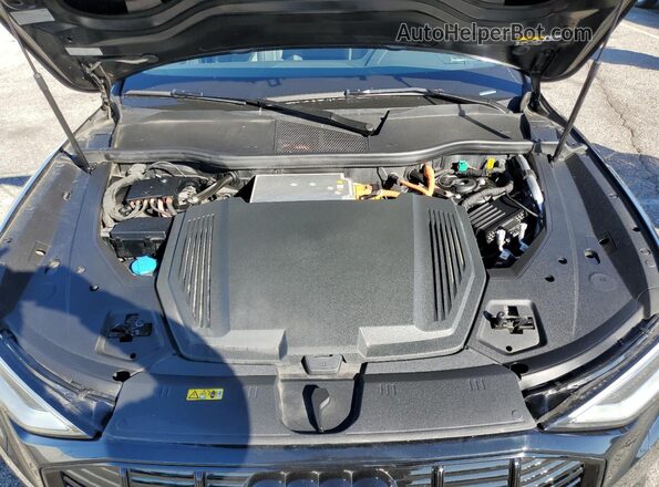 WA1AAAGE6MB013655 2021 AUDI E-TRON Black ძრავის განყოფილების ხედი