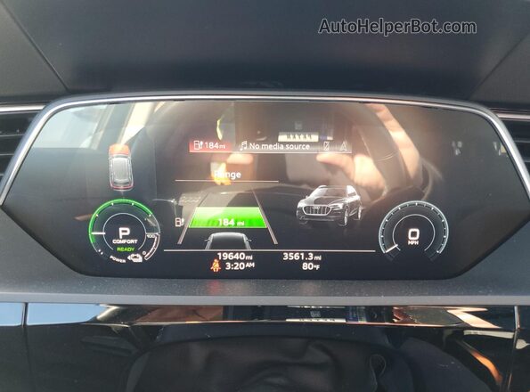 WA1AAAGE6MB013655 2021 AUDI E-TRON Black ხელსაწყოთა პანელის ხედი