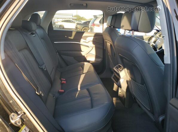 WA1AAAGE7MB022767 2021 AUDI E-TRON Black Widok tylnych siedzeń