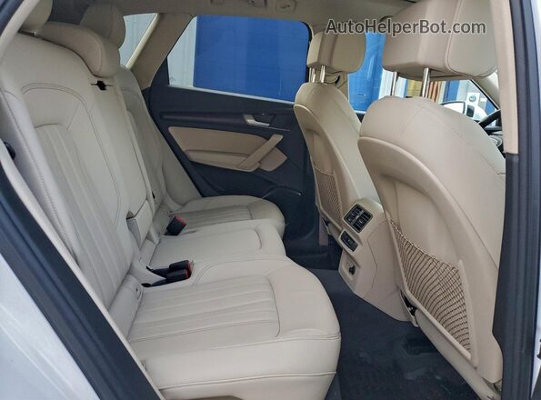 WA1ABAFY1R2020657 2024 AUDI Q5 White Սալոնի հետևի տեսք