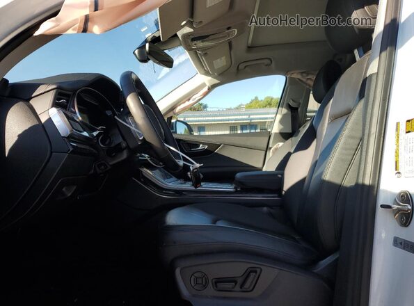 WA1ACBF74PD011446 2023 AUDI Q7 White წინა სალონის ხედი