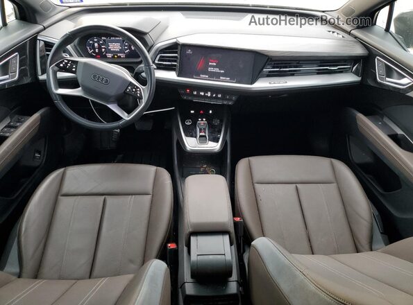 WA1ACBFZ8PP080222 2023 AUDI Q4 Black Առջևի վահանակի տեսք