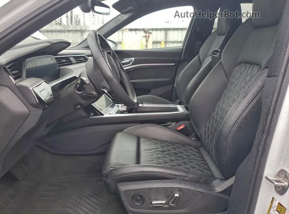 WA1ACBGE3NB040250 2022 AUDI E-TRON White Vista interior delantera