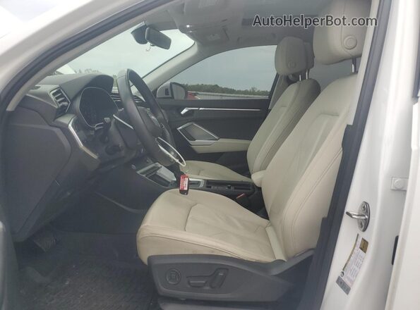 WA1AECF30K1087737 2019 AUDI Q3 White Widok wnętrza z przodu