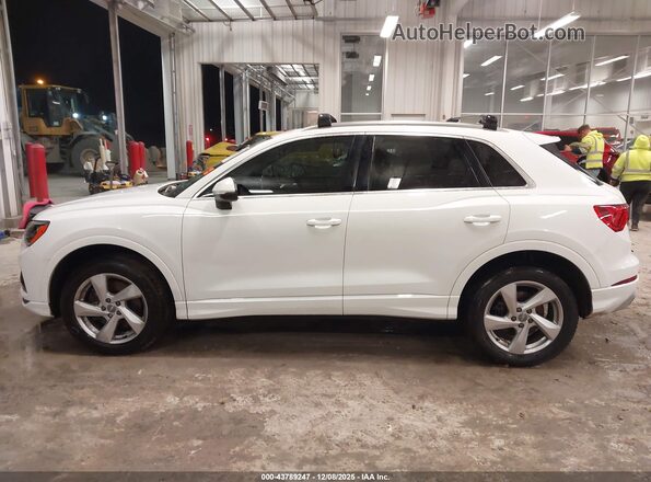 WA1AECF3XL1075421 2020 AUDI Q3 White Widok wnętrza z tyłu