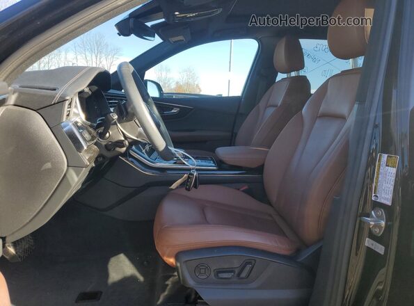 WA1AXBF71PD011991 2023 AUDI Q7 Черный Вид салона спереди