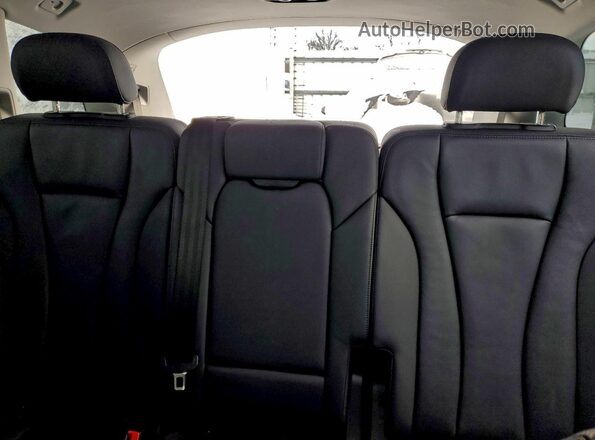 WA1AXBF78ND021513 2022 AUDI Q7 Silver Widok tylnych siedzeń