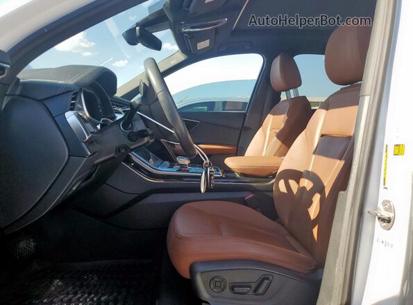 WA1AXBF7XPD019491 2023 AUDI Q7 Белый Вид салона спереди